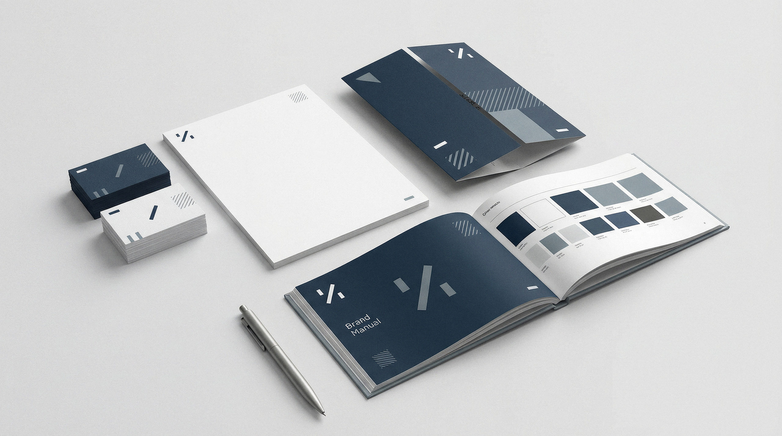 Corporate-Design-Set mit Visitenkarten, Briefbogen, Broschüre und Markenhandbuch